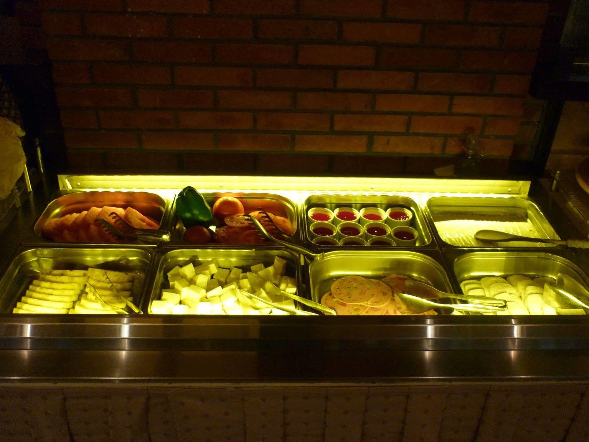 Promenade Hotel Zalqa Luaran gambar