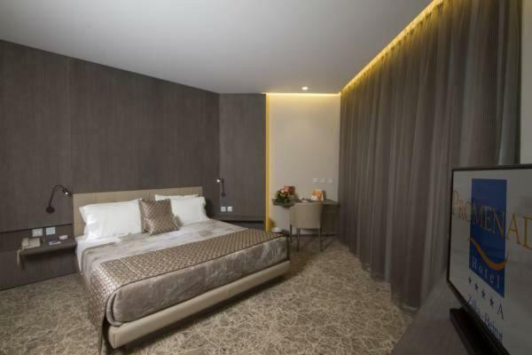 Promenade Hotel Zalqa Luaran gambar